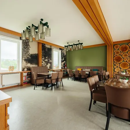 Haus Sonnblick - Gruppenhaus - Bis Zu 42 Personen - Grosser Gemeinschaftsbereich - Billiard - Soccer - Dart - Garten Vakantiehuis Braunlage