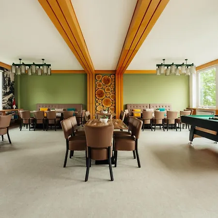Vakantiehuis Haus Sonnblick - Gruppenhaus - Bis Zu 42 Personen - Grosser Gemeinschaftsbereich - Billiard - Soccer - Dart - Garten