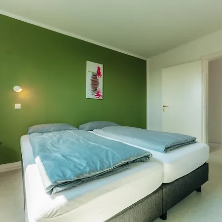 Vakantiehuis Haus Sonnblick - Gruppenhaus - Bis Zu 42 Personen - Grosser Gemeinschaftsbereich - Billiard - Soccer - Dart - Garten Braunlage