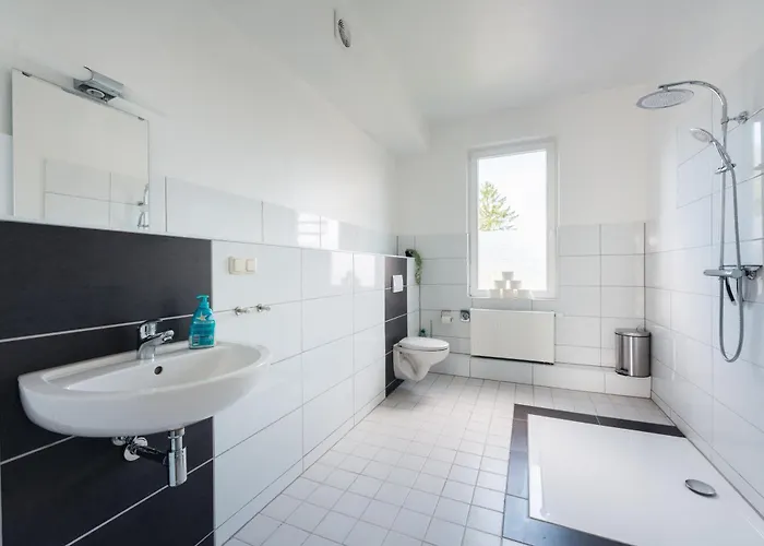Haus Sonnblick - Gruppenhaus - Bis Zu 42 Personen - Grosser Gemeinschaftsbereich - Billiard - Soccer - Dart - Garten *